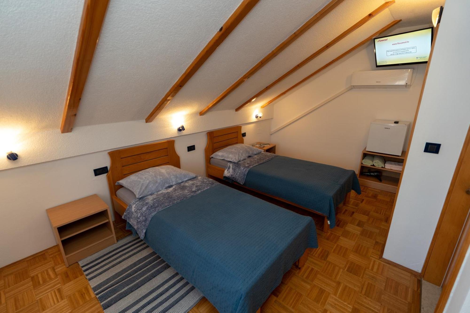 Apartman Miramare Otočac Exterior foto