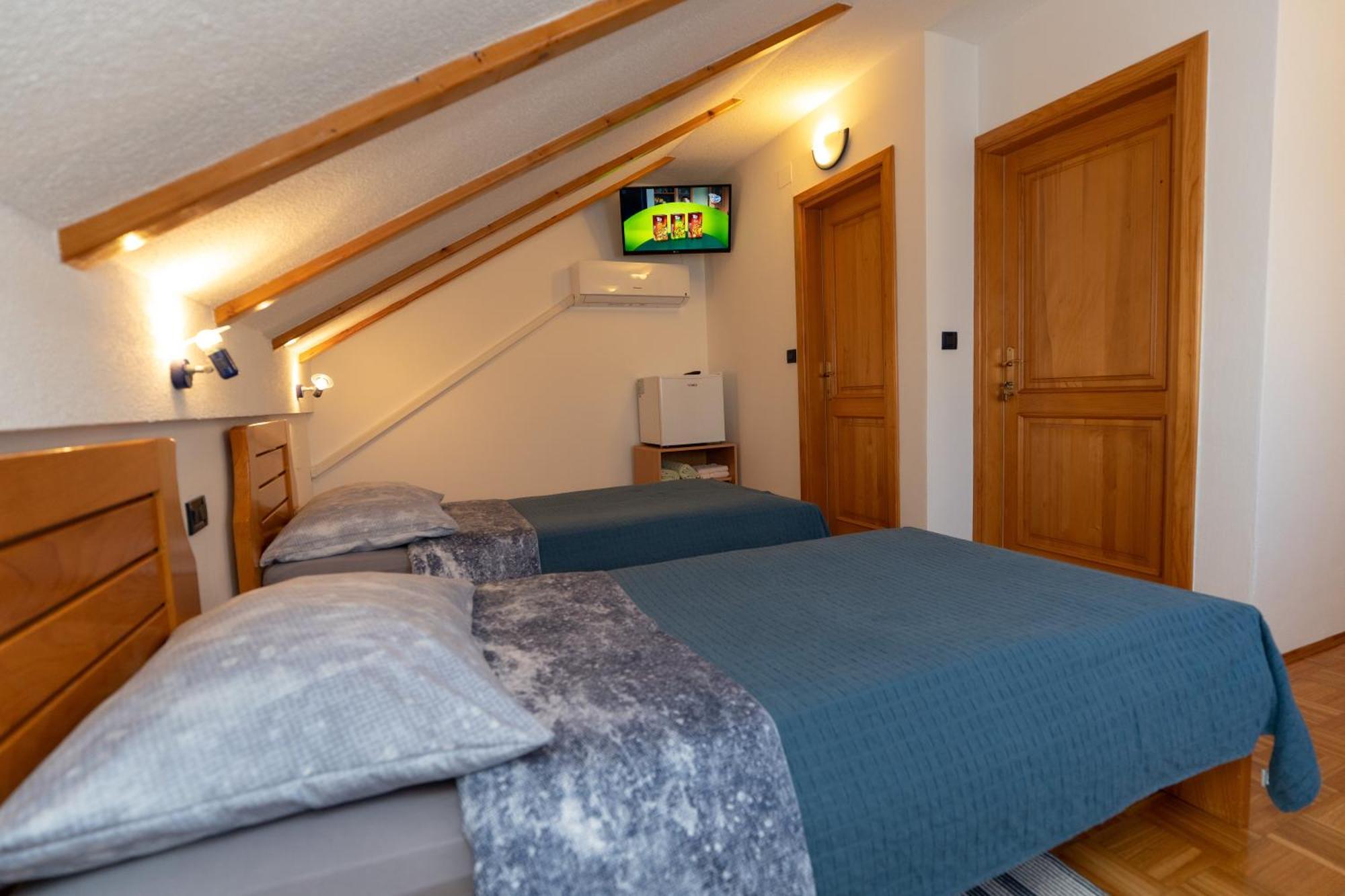 Apartman Miramare Otočac Exterior foto