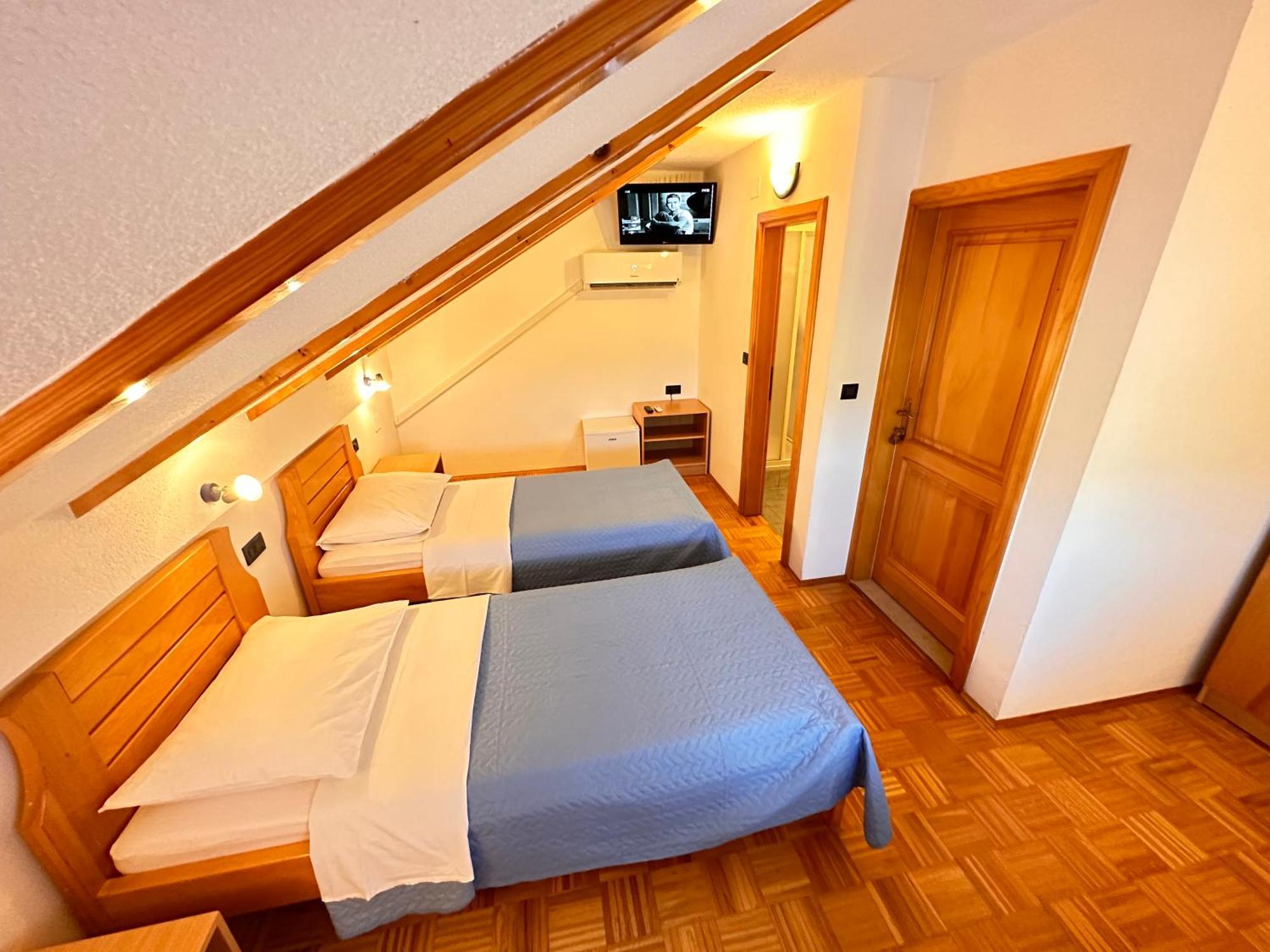 Apartman Miramare Otočac Exterior foto
