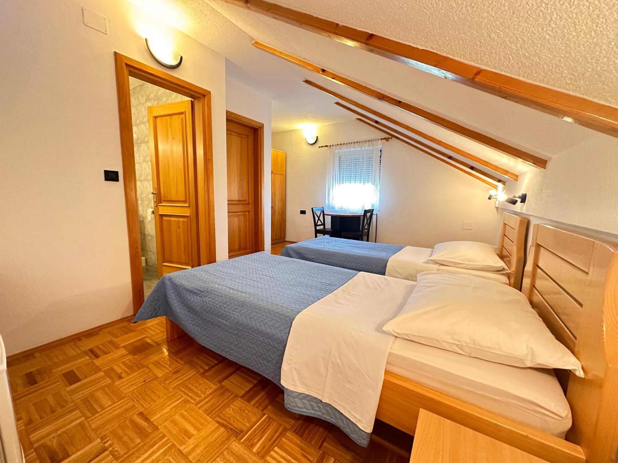 Apartman Miramare Otočac Exterior foto